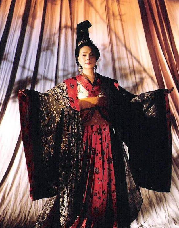 归亚蕾岁月静好的娱乐圈生涯,75岁儿孙满堂,一生顺风顺水_武则天_人生