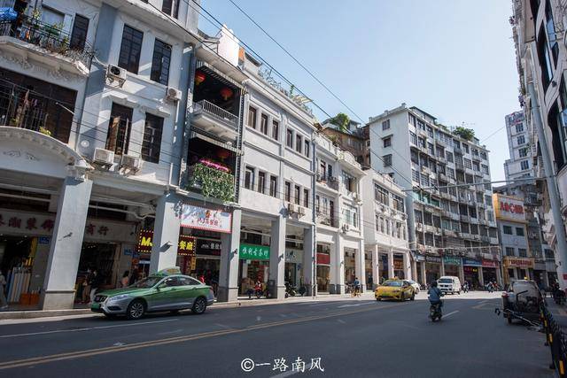 广州闹市里的百年老街，毗邻北京路，名气却一直很低，游客也不多