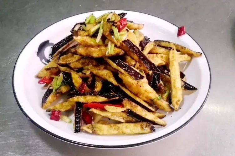 茄子新吃法,酸甜酥脆不油腻