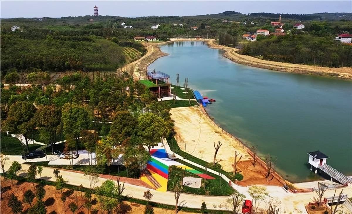 荆州区八岭山镇铜铃岗森林水世界建设已进入收尾阶段_项目_蔬菜_水上