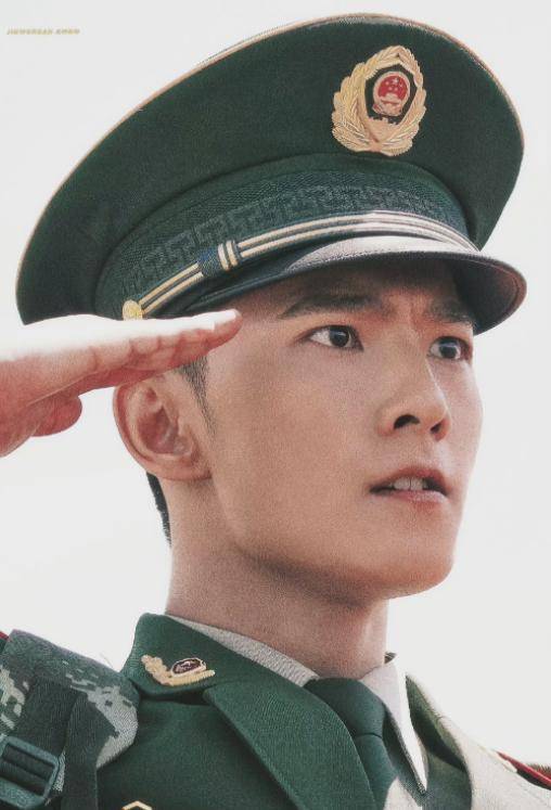 杨洋新剧《特战荣耀》成倍速终结者,冲上热搜,网友:不能吃饭_电视剧