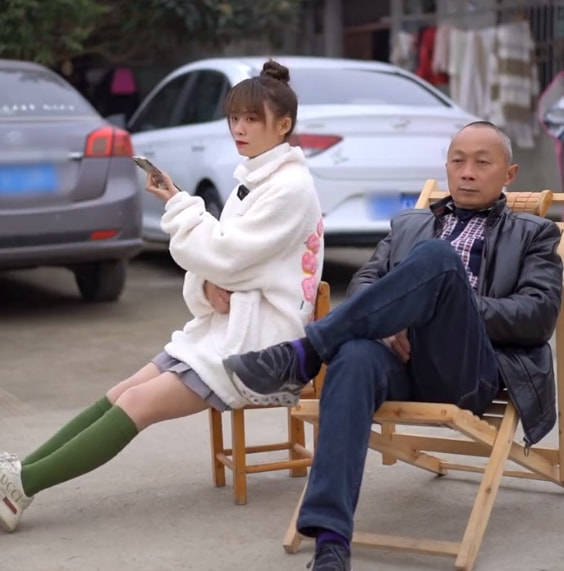 爱穿jk裙的小厨娘严素辞职后为父亲做饭老公身份不简单