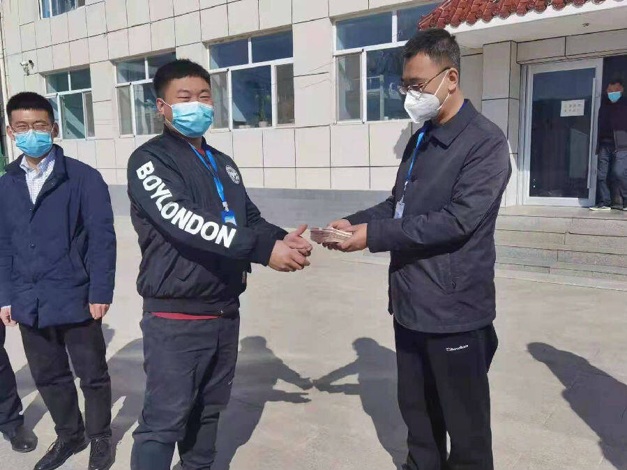 承德围场90后青年党员抗疫一线当先锋