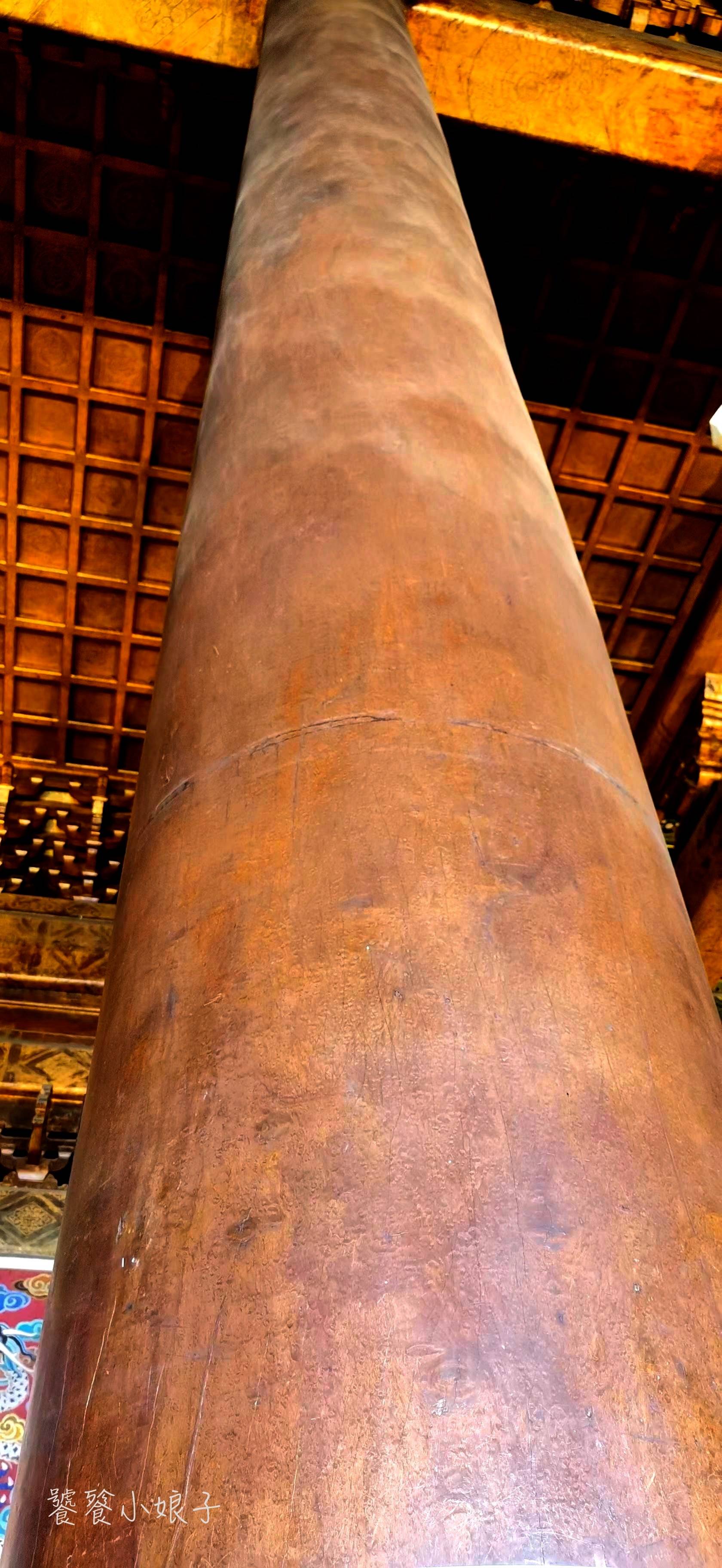 故宫的金丝楠木柱子图片