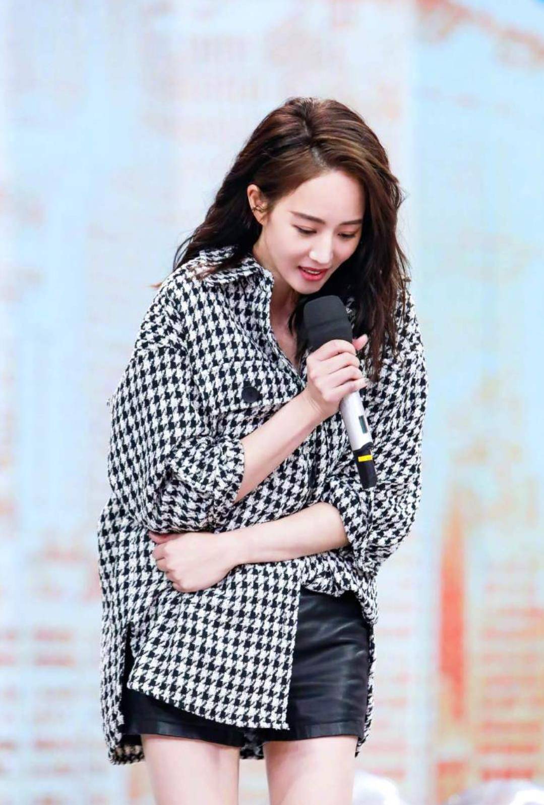 原创她是彭于晏公认的女神今37岁还有千金腿真不是p的