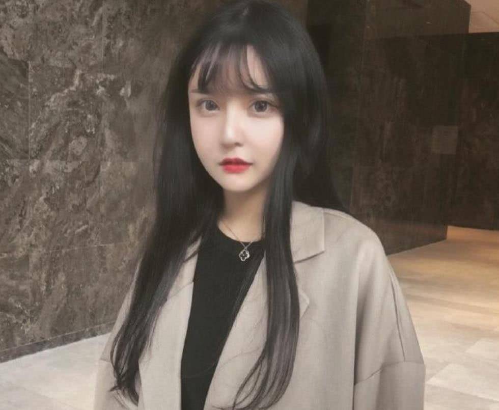 韩安冉8岁证件照曝光,从小就是美女胚子,如今却因为整容坏了美感!