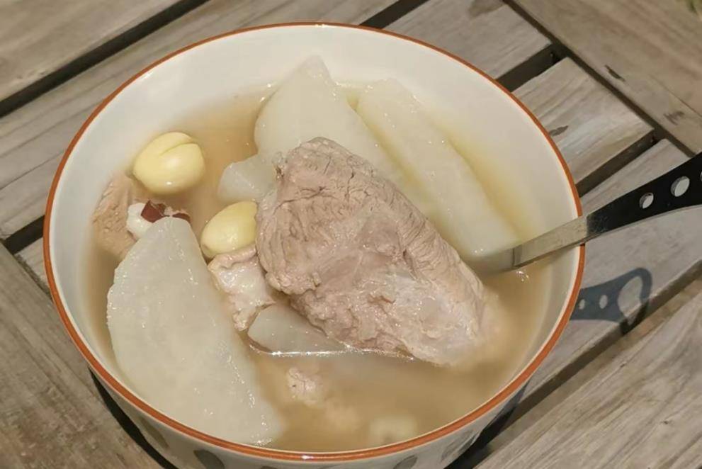 这汤好喝好做,降火去燥,营养极高,别不懂吃_萝卜干_白萝卜_瘦肉
