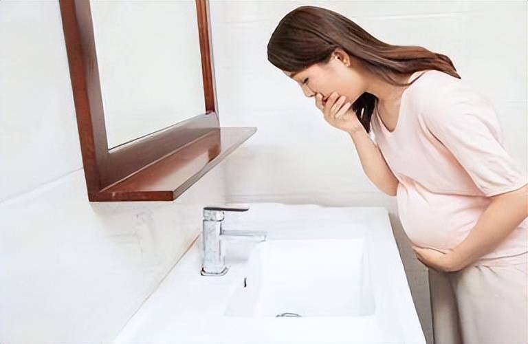 怀孕后孕妈有些妊娠反应虽然很遭罪但却是胎儿发育好的证明