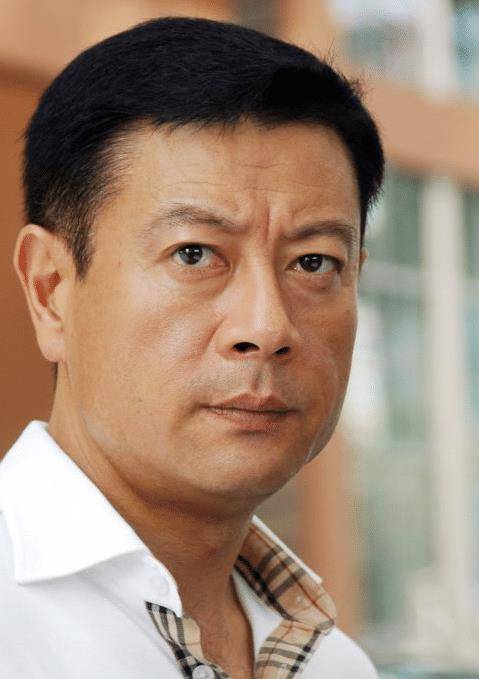 知名演员巫刚:从木匠到演员,与前妻离异选择不婚,61岁无儿无女 - 娱乐八卦