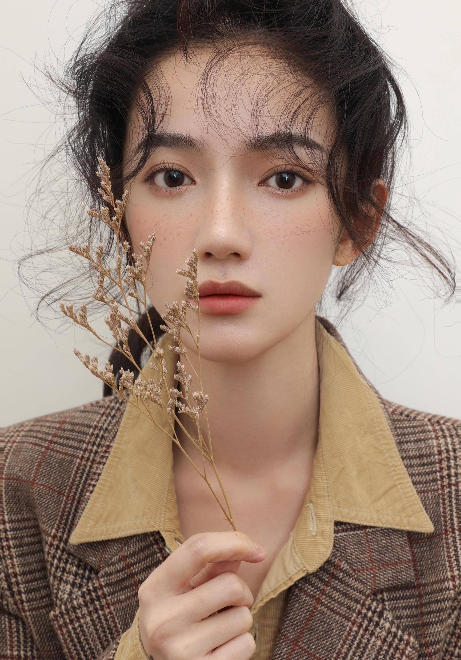 方楚彤这张脸只"打酱油"当配角太浪费了_美人_中庭_五官