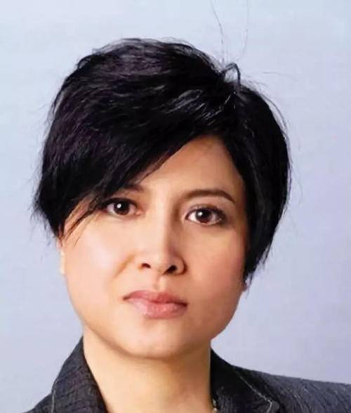 郑伊健的前女友邵美琪分手后与小10岁演员谈恋爱如今美貌不再