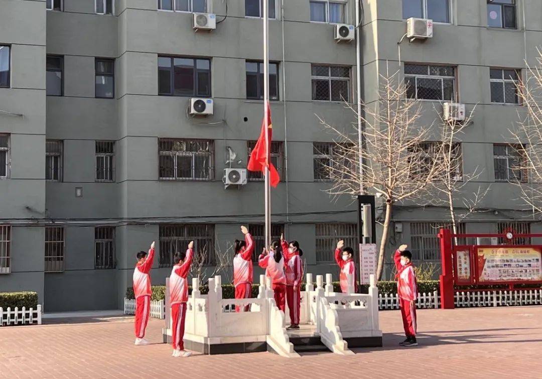 定兴县三小开展缅怀先烈励志清明主题教育活动二