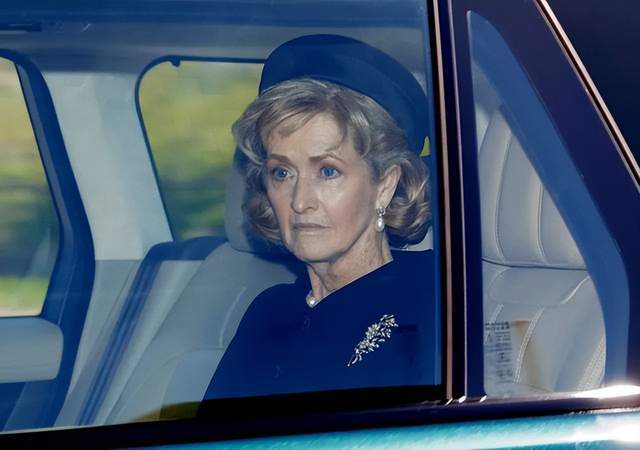 女王小孙女露面活力满满与菲利普亲王红颜一起用特别方式纪念祖父