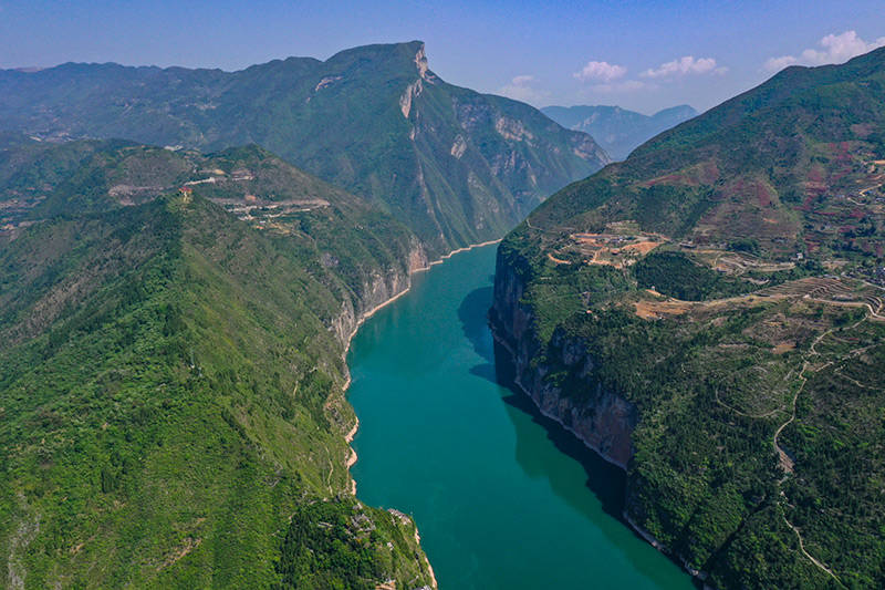 长江三峡第一峡—瞿塘峡风光旖旎如画卷_白帝城_清岸美_一带