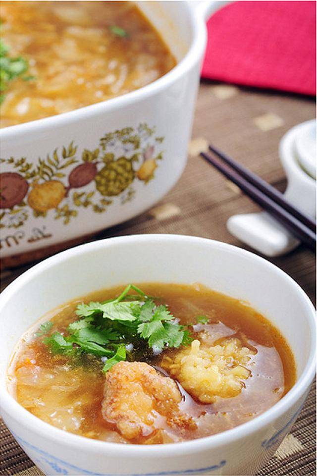 这碗汤鲜甜又营养既能补钙又能提高身体免疫力要多做给孩子喝