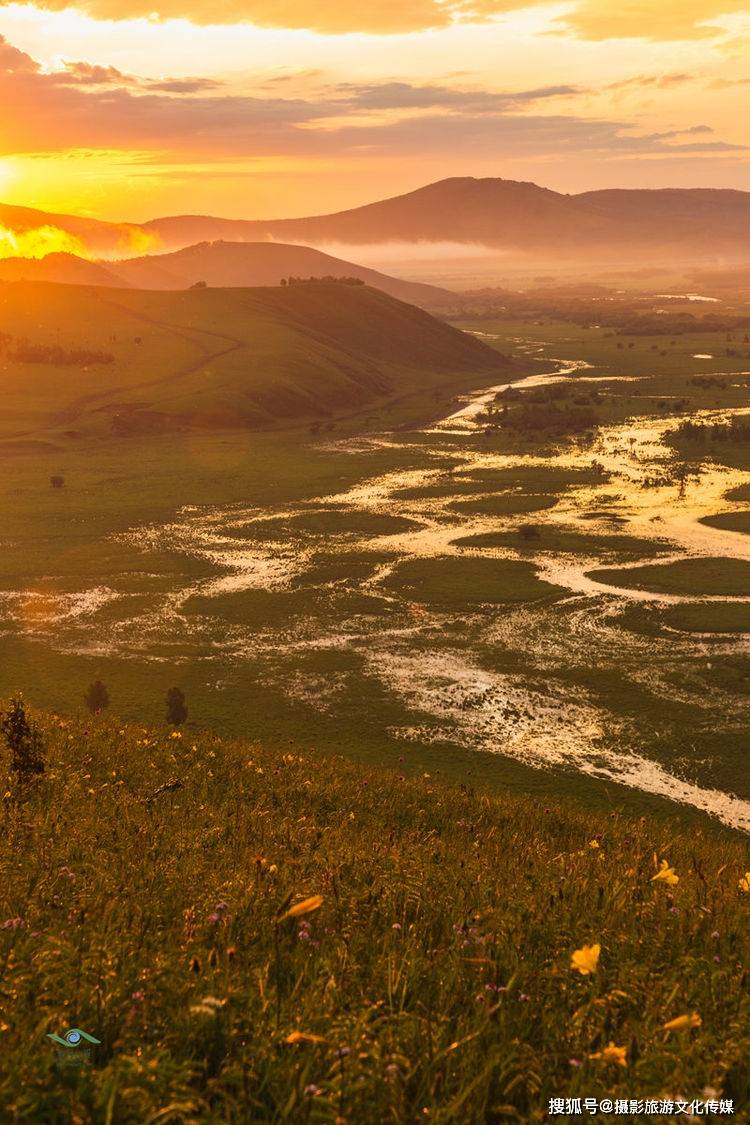 在小雨中拍到的日出景观