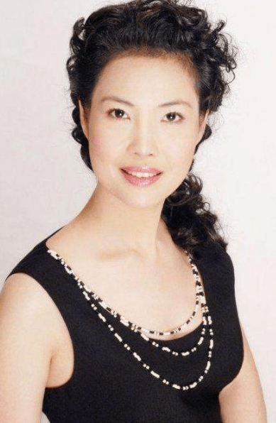 原创不顾父母阻拦执意嫁大27岁李双江忘年恋中梦鸽真的幸福吗