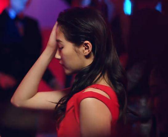 关晓彤深夜蹦迪照曝光?