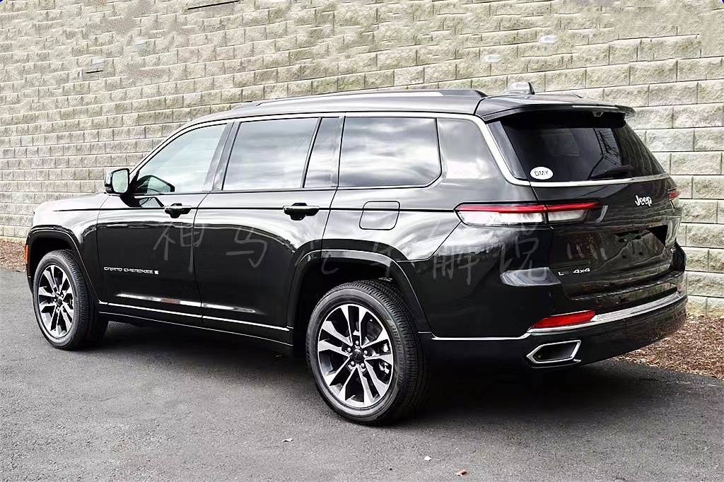 原创美式硬汉suv升级8缸7座四驱新款jeep切诺基亮相街头