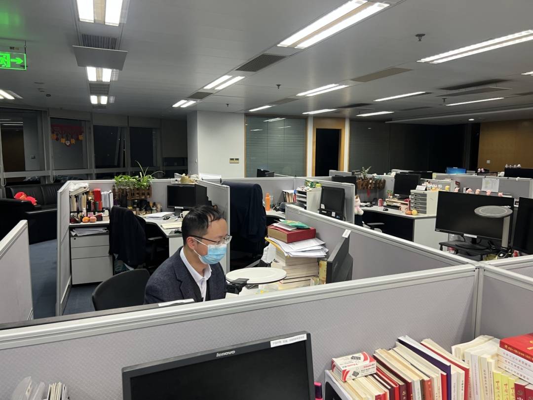 光大证券抗疫驻守者 为了不打烊的业务_客户_老贾_工作