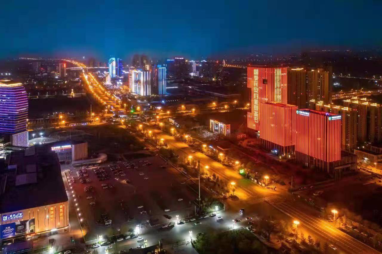 河北保定莲池区举办点亮415国家安全高楼灯光秀活动