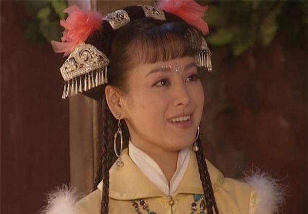 皇太极,这个本是大玉儿长辈的男人,因为喇嘛的一句预言,强娶了大玉儿