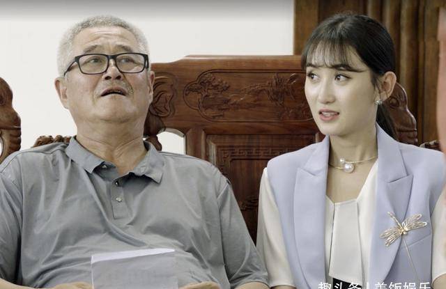 原创赵本山近照曝光短短一月头发全白快秃顶疑为刘老根4剧情需要