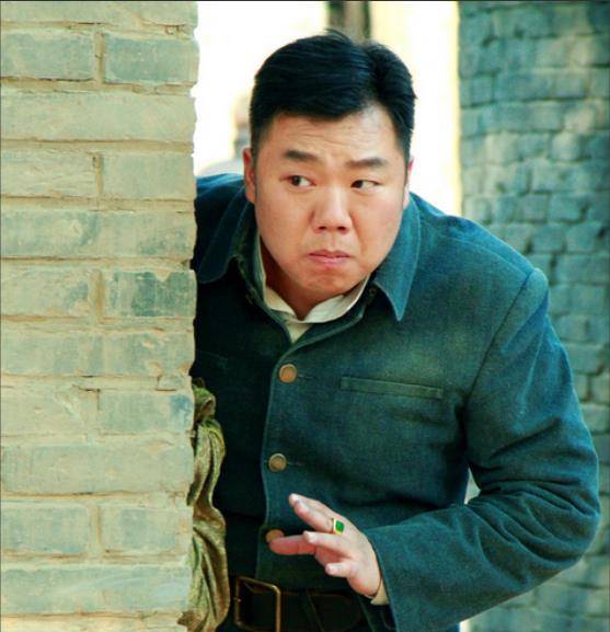 "非著名演员"姜超:6平房子娶胖妻,结婚时连洗衣机都没有_张蒨_大嘴