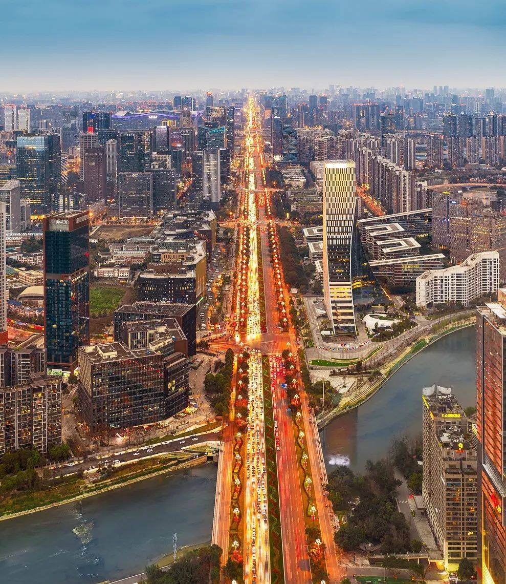 耕心梁态中梁延成都天府大道一路向北