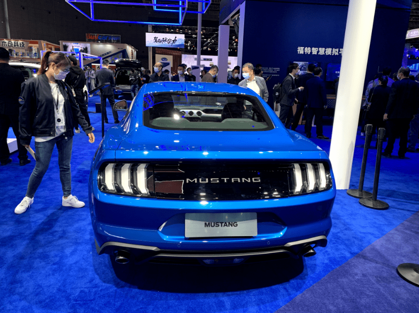 美式肌肉车福特mustang野马,搭2.3t四缸发动机,到底行不行