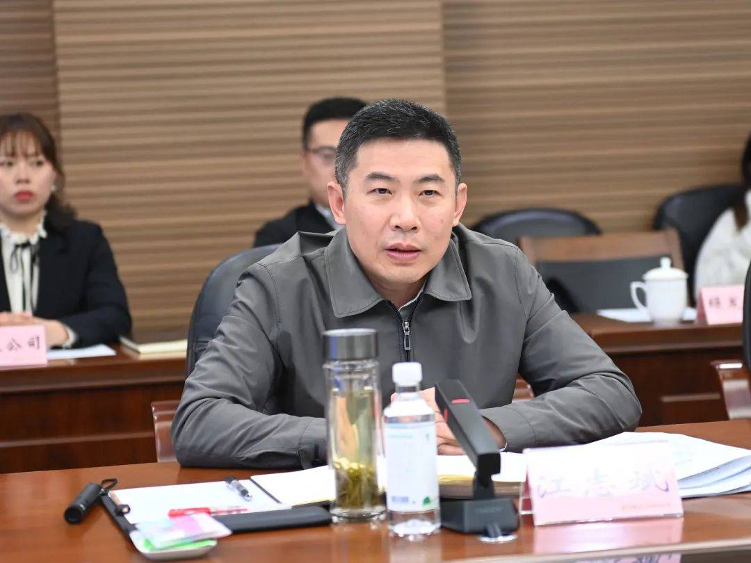 江志斌对陕建来璧山投资兴业表示欢迎,并介绍了璧山区的经济社会发展