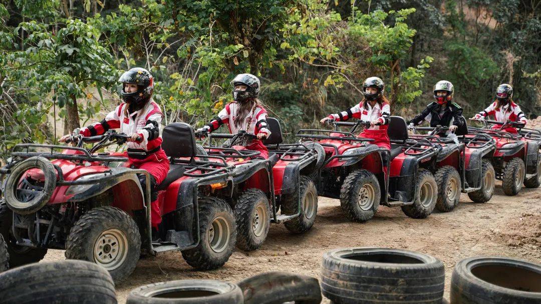 16公里山地越野车极速穿过丛林矿场你敢玩吗
