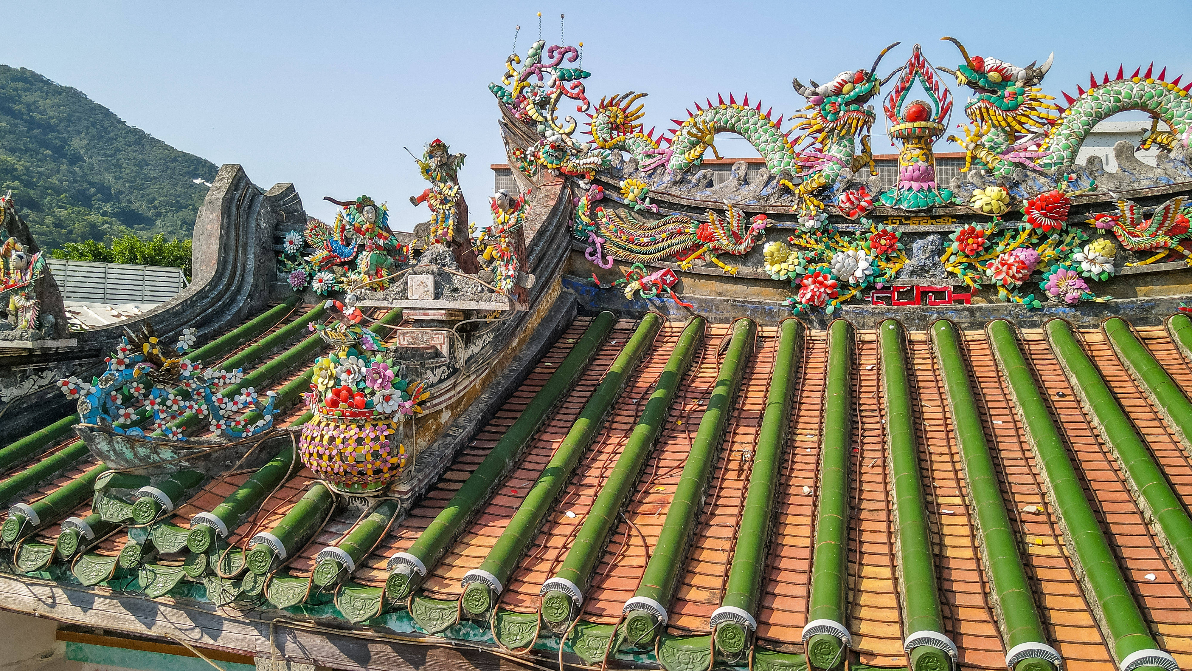 广东南澳岛旅游，发现每座庙宇屋顶的嵌瓷，太精美了