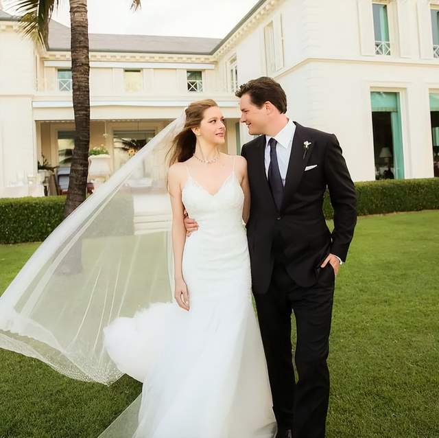 大布大姨姐才是宝藏女孩！32岁挺四胎孕肚在妹妹婚礼上红出圈，美_妮可拉·佩尔茨_Franz_克劳迪娅