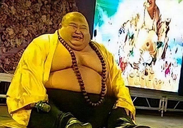 真人版"弥勒佛":成网红后,被富婆高价请回家,如今境况如何?