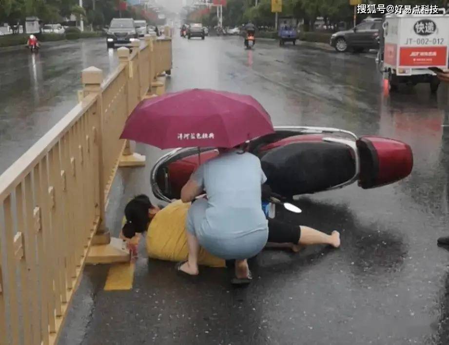 下雨天,电动车骑行需要注意这些细节!