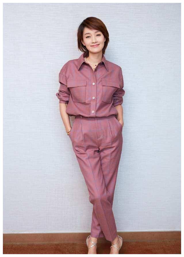 原创43岁马伊琍新发型气场开挂搭配一条连体裤美到让人忘了年龄