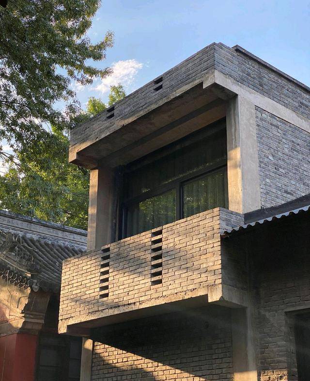 周杰晒豪宅伤感发文:世界太美好舍不得离开,网友:想开点