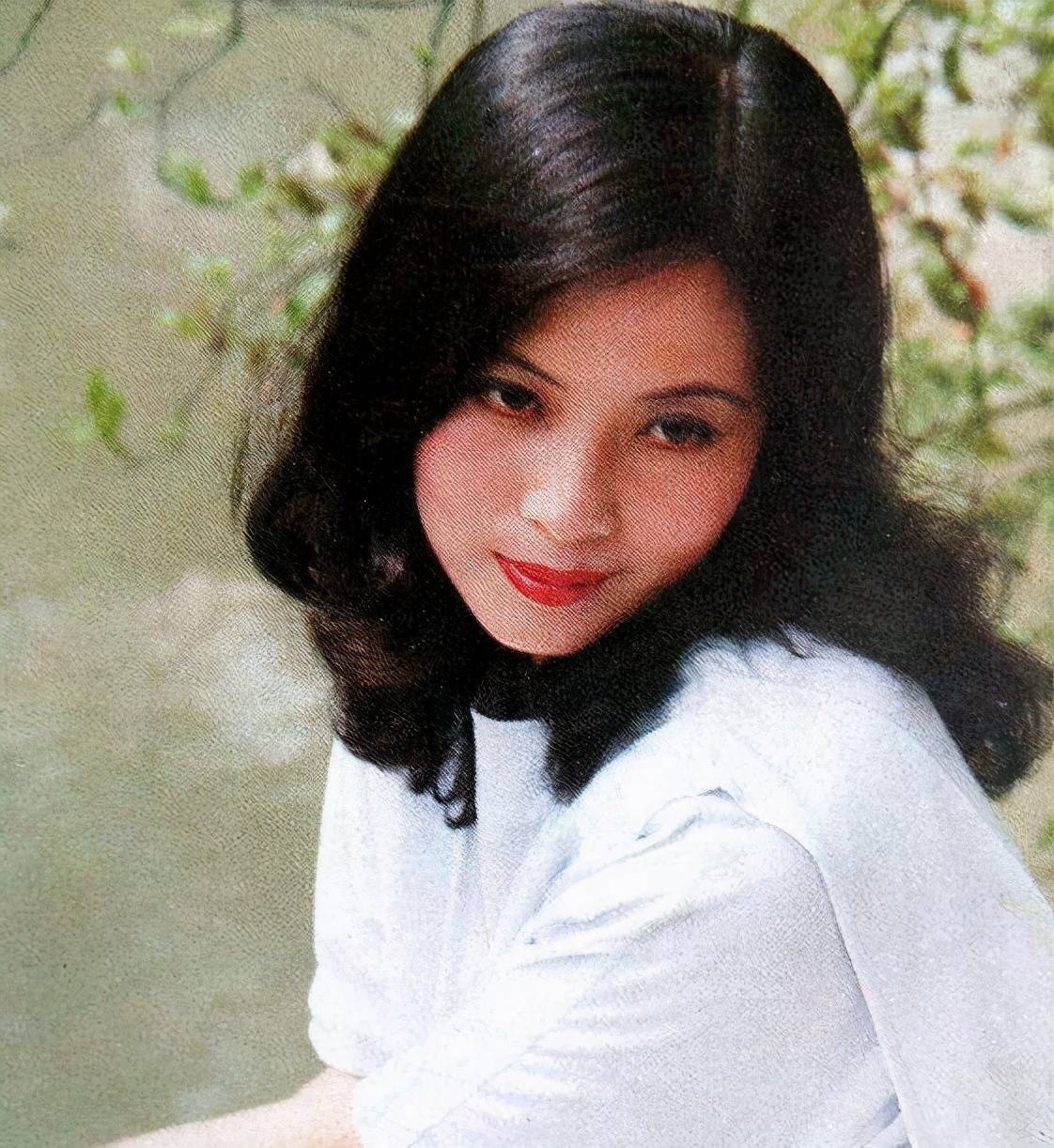 "孙淳:陪患病妻35年零绯闻,一生无子女,今怎样了_妻子_傅丽莉_事业