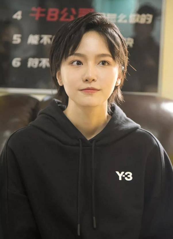 诸葛大力出道前原来是网红,当得知她网红时期的艺名后,网友:不愧是
