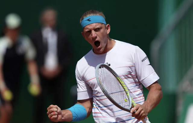 大黑马一黑到底进决赛,卫冕冠军横扫2号种子晋级_比赛_达维多维奇