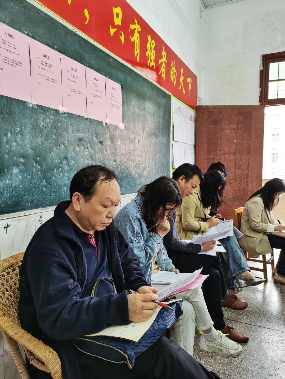 精琢玉,共教研,促提升——赣州市教科所领导,专家深入兴国三中调研