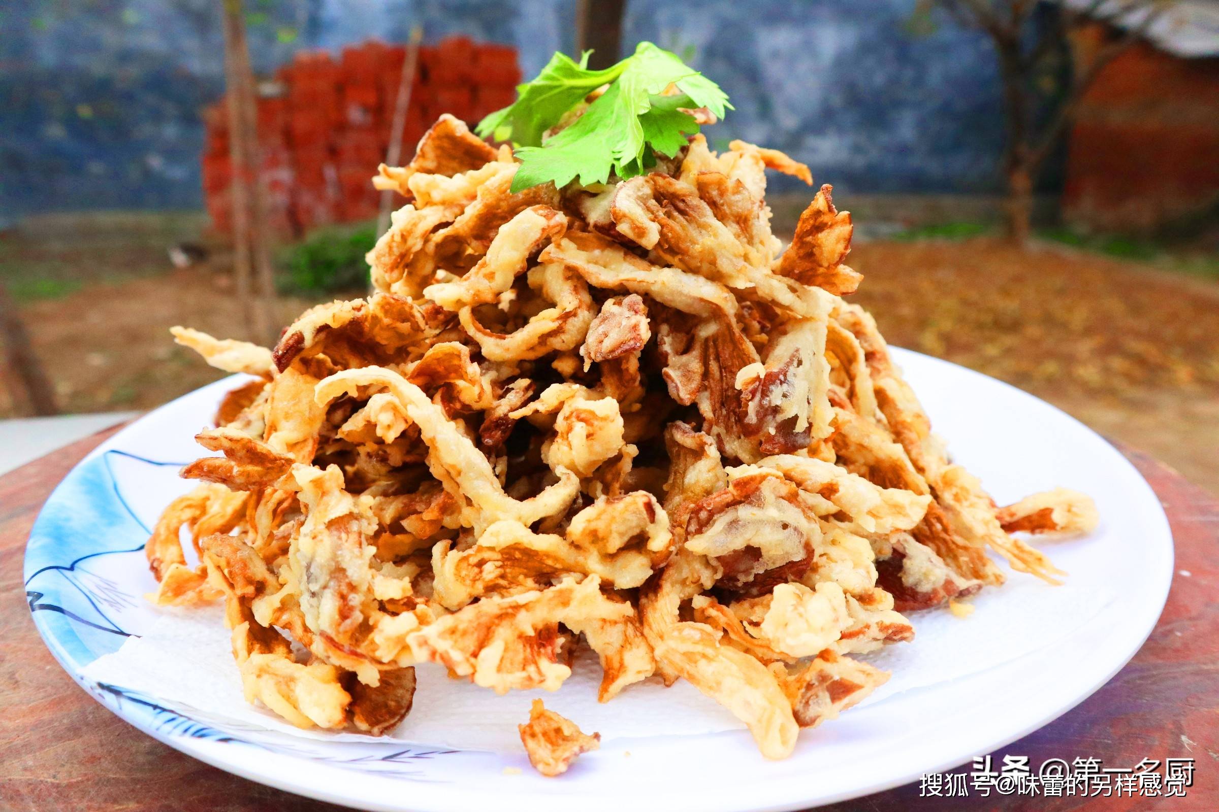 原创春节必备的5道炸货是零食也是下酒菜年前多做点过年不用忙