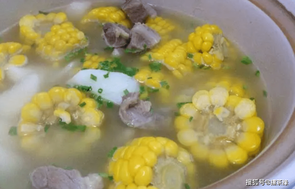 于是韩国人就煲汤的时候加入玉米芯,要说玉米芯还是挺能入味的.