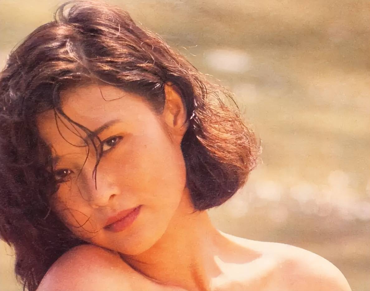 叶玉卿从艺11年5段感情嫁富豪生下两儿一女成人生赢家