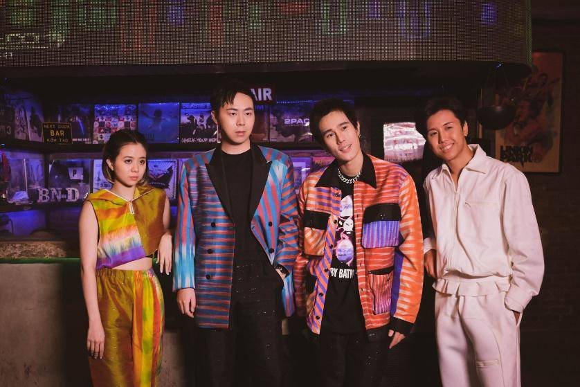 泰国著名说唱歌手dreamhigh则负责歌曲的泰语rap部分