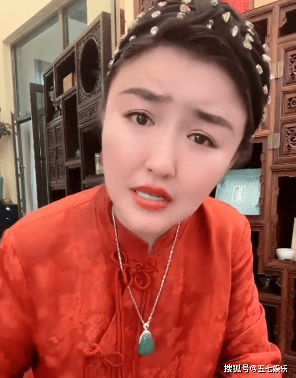 原创娇娇直播喊话赵本山没有我们这些唱白活儿的你开不上飞机