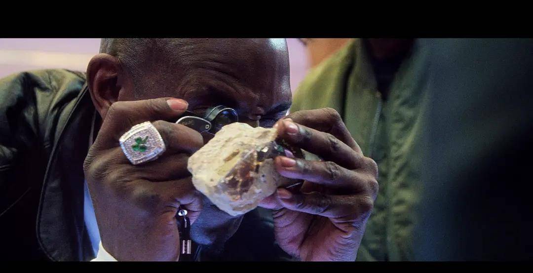 加内特倾情"自黑"的《原钻》:冷静的石头,疯狂的人_霍华德_电影_犹太