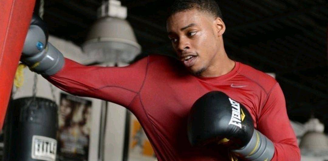 克鲁兹),上个星期天小斯彭斯tko了乌加斯,成为次中三