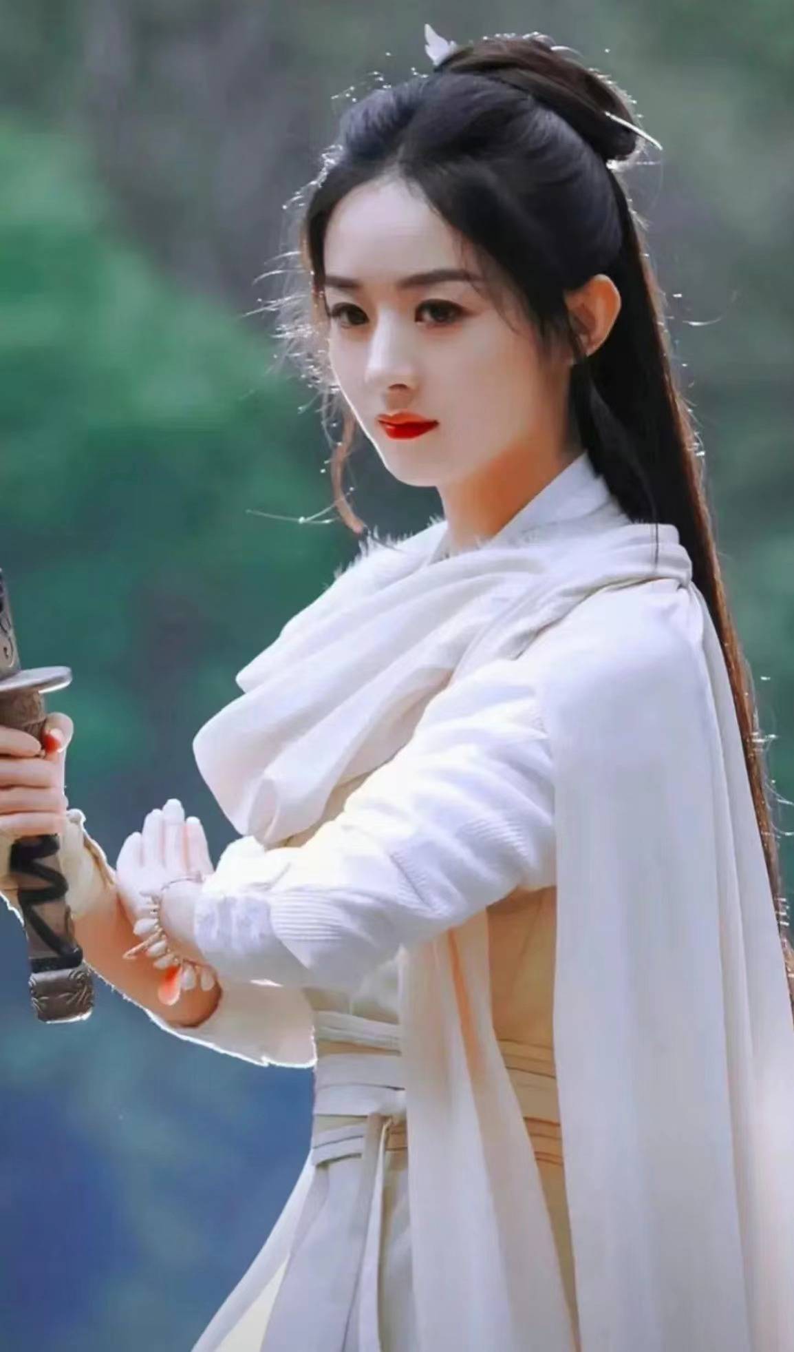 赵丽颖表示近期想找回古装的感觉,网友们非常期待,难道是有新作品?